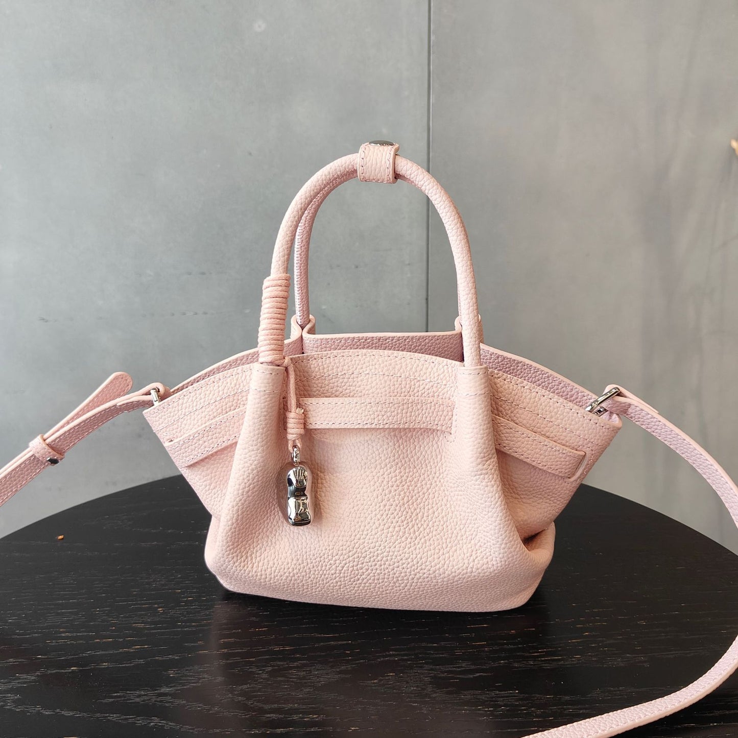 Women's High-grade Niche Vegetable Basket Exquisite Hand Handbags