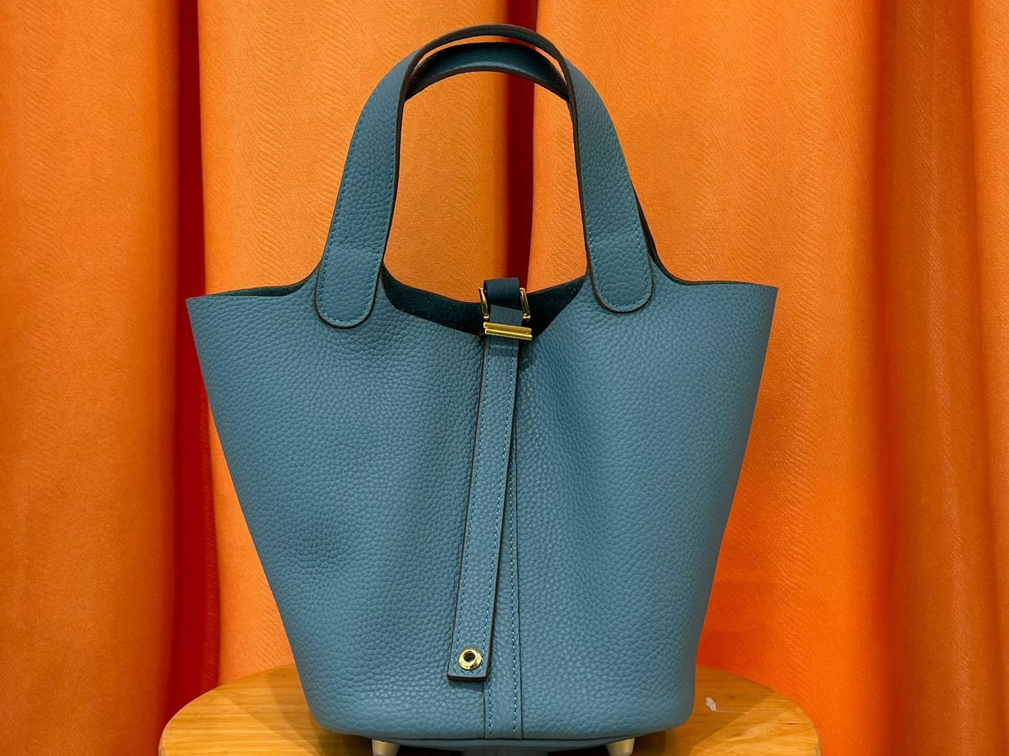 Women's Basket First Layer Cowhide Leather Sheath Handbags