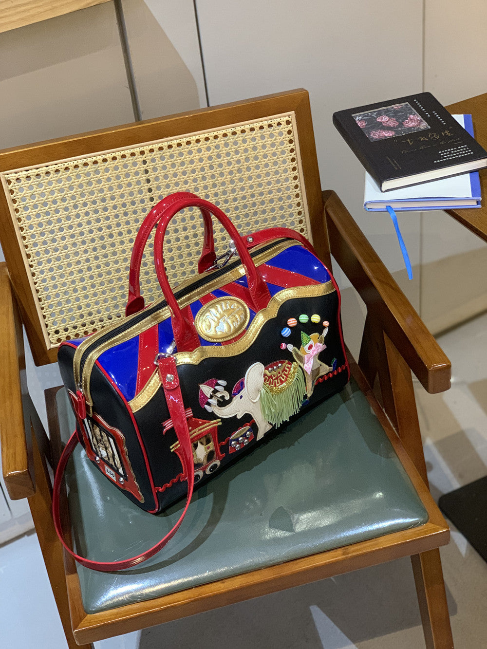 Cool Creative Boston Pillow Large Capacity Travel Bags