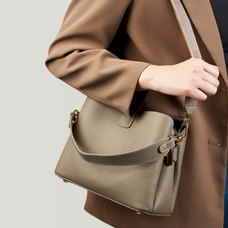 Women's Capacity Simple First Layer Leather Bags
