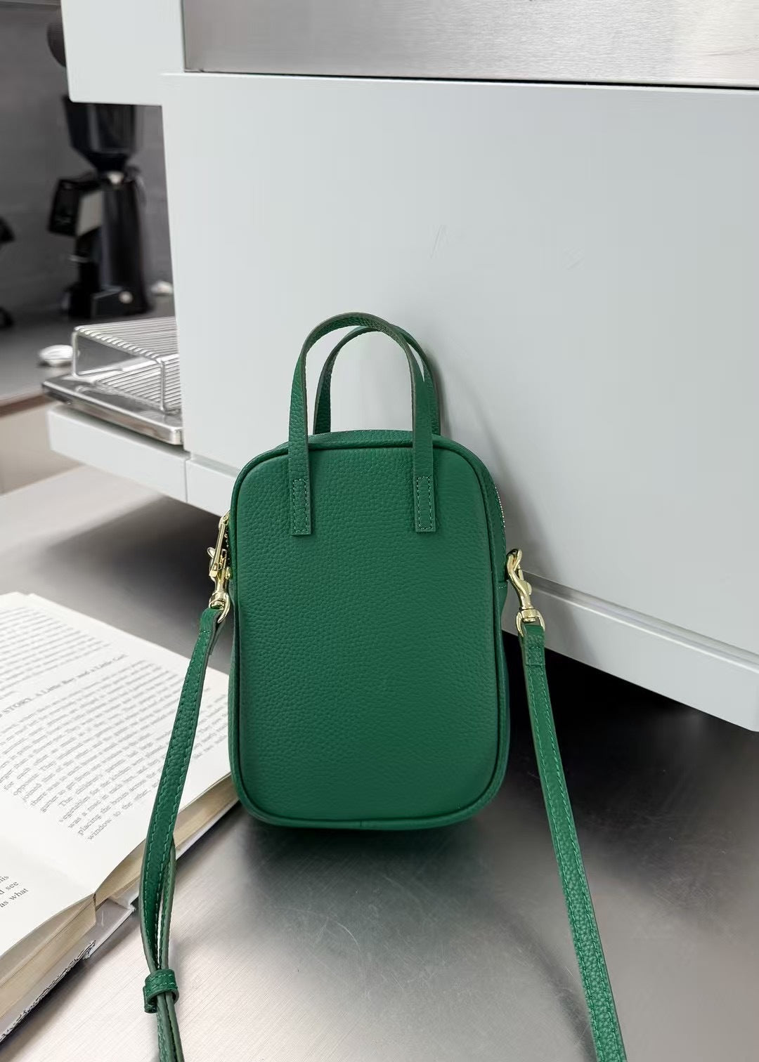 Stylish Glamorous Women's Nine Mobile Simple Crossbody Bags