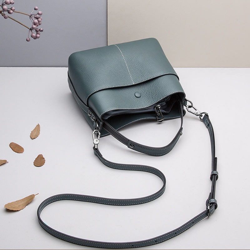 Women's Retro Classic Fashion Portable Elegant Shoulder Bags