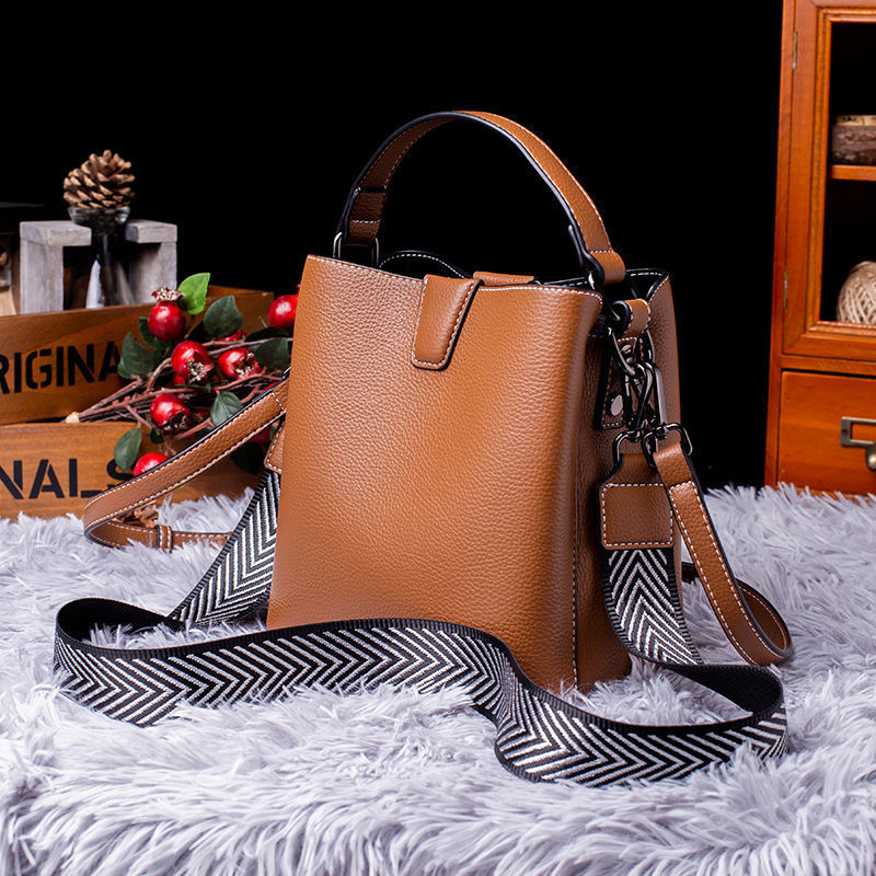 Women's Genuine Leather Portable Fashion Good-looking High Handbags
