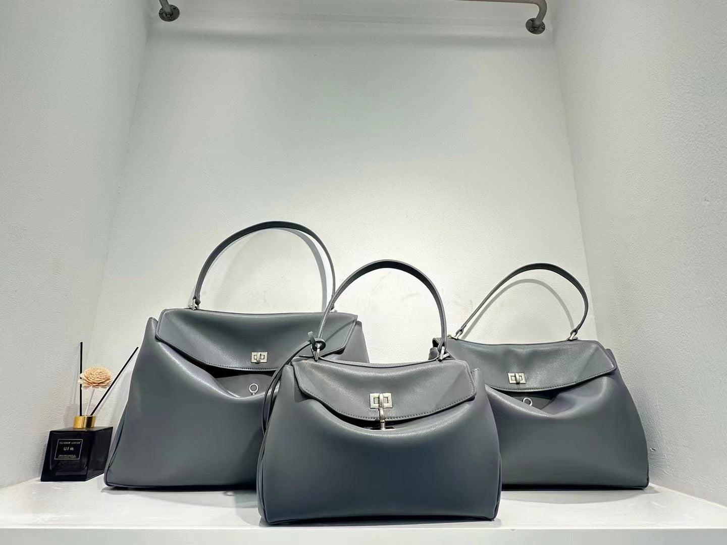 Genuine Leather High-grade Idle Style Twist Shoulder Bags