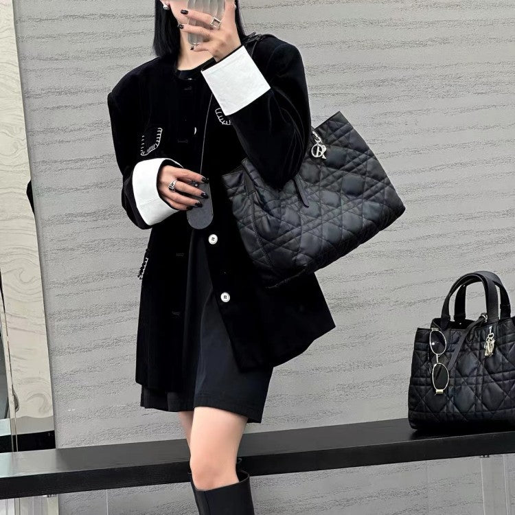 Classy Women's Genuine Leather Large Capacity Handbags