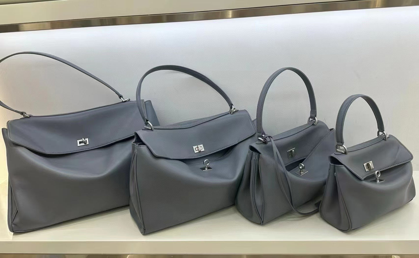 Women's High Version Smooth Cowhide Portable Underarm Lock