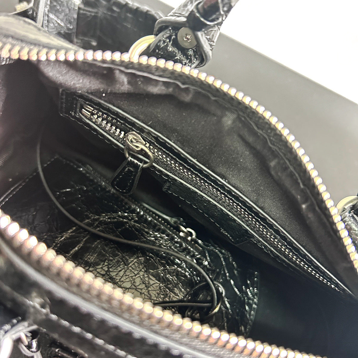 Fashionable Dark Motorcycle Rivet Design Little Shoulder Bags