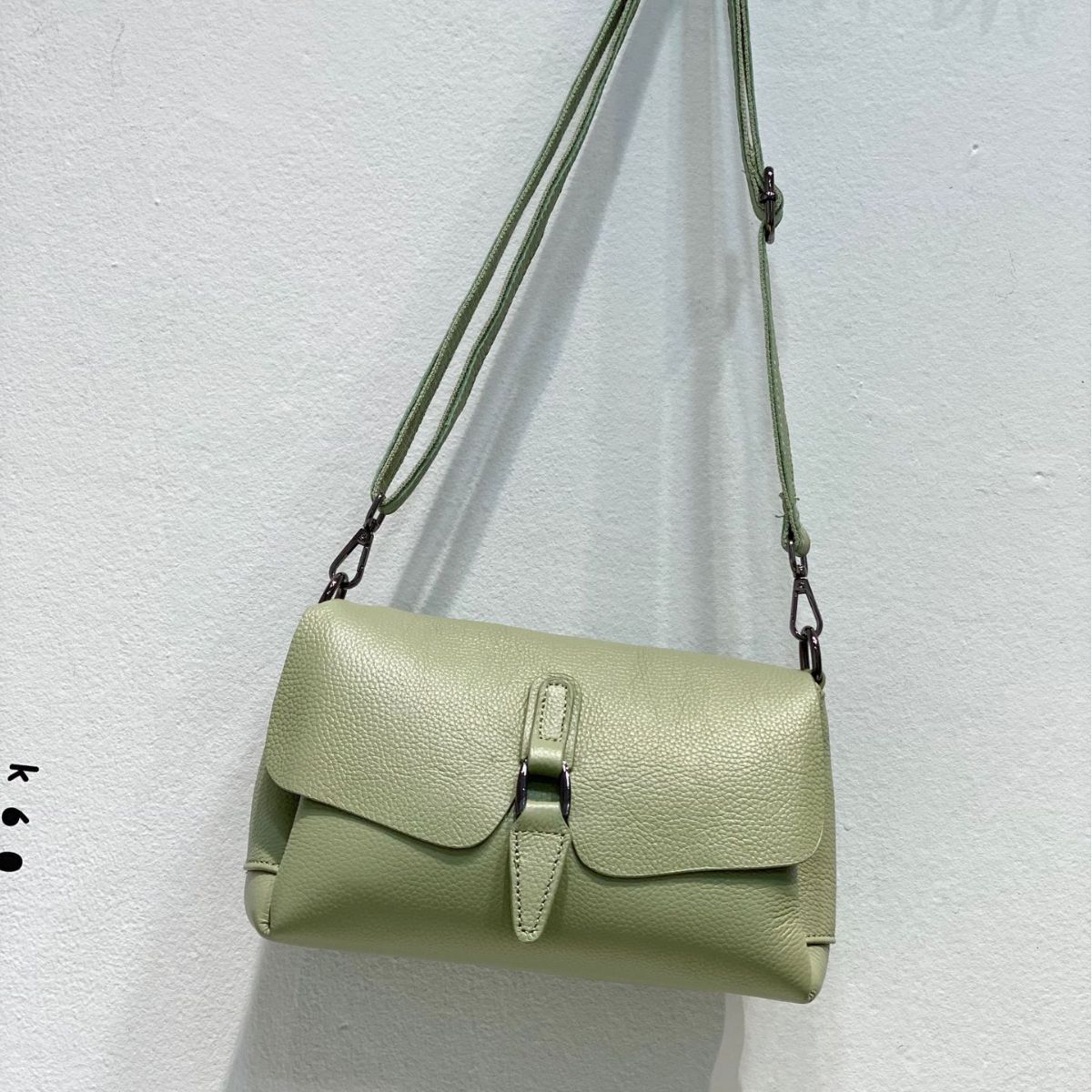 Women's First Layer Cowhide Single Medium Lady's Crossbody Bags