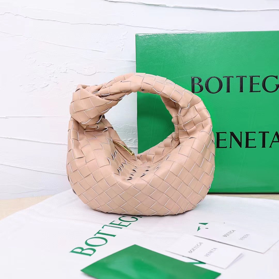 Croissant Knotted Clutch Light Use Large Handbags