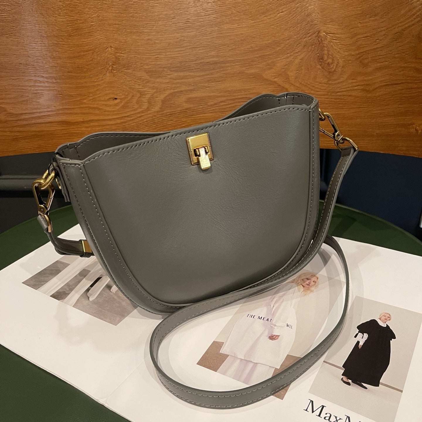 Women's Saddle High-grade Genuine Leather Light Crossbody Bags