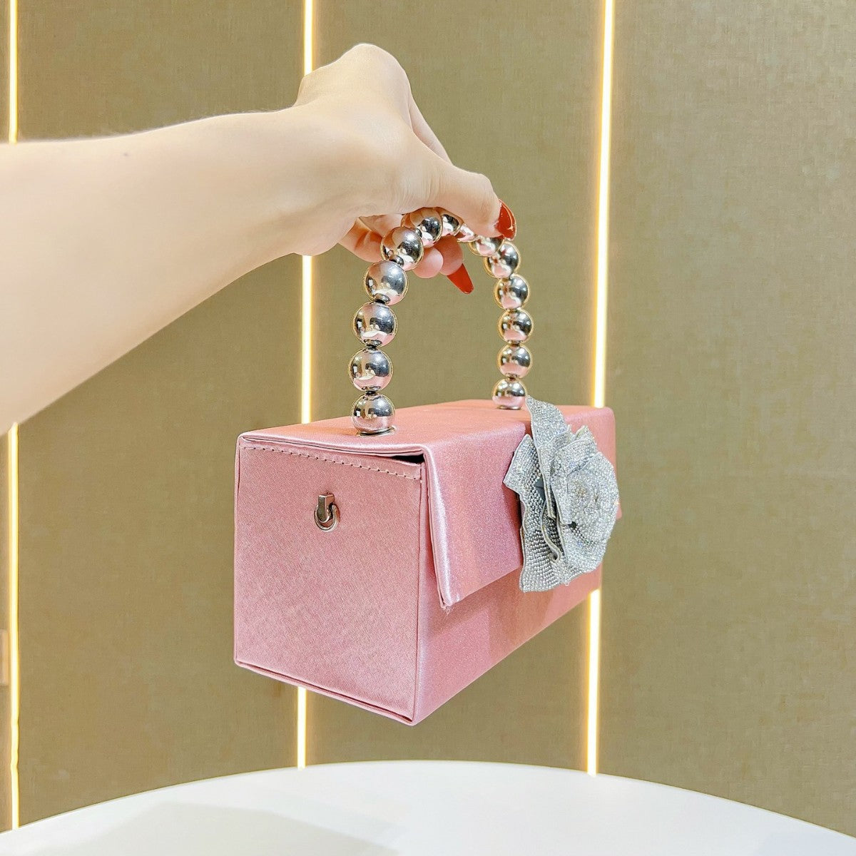 Sequins Banquet Pearl Box Clutch One Handbags