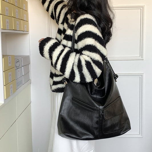 Women's Large Capacity Fashion Commuter High Sense Niche Soft Shoulder Bags