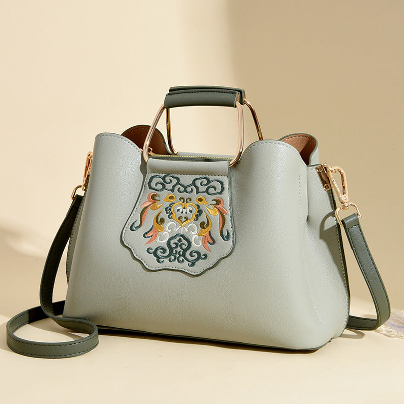 Women's Chinese Style Embroidery High-grade Fashionable Elegant Bridal Large Handbags