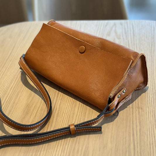 Women's Leather Korean Artistic Closed Toe Layer Crossbody Bags