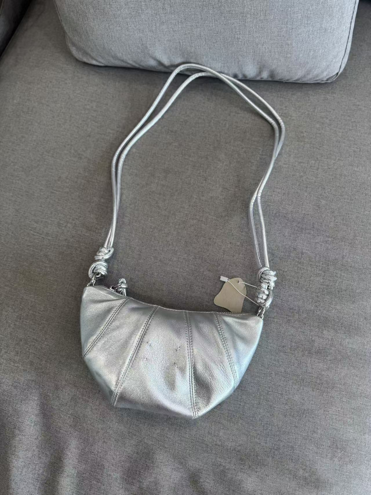 Design Stitching Knotted Croissant Sheepskin Dumpling Crossbody Bags