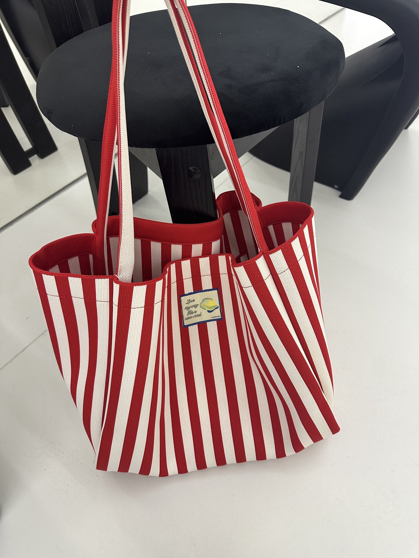 Elegant Striped Big Leisure Commute Trend Tote Bags