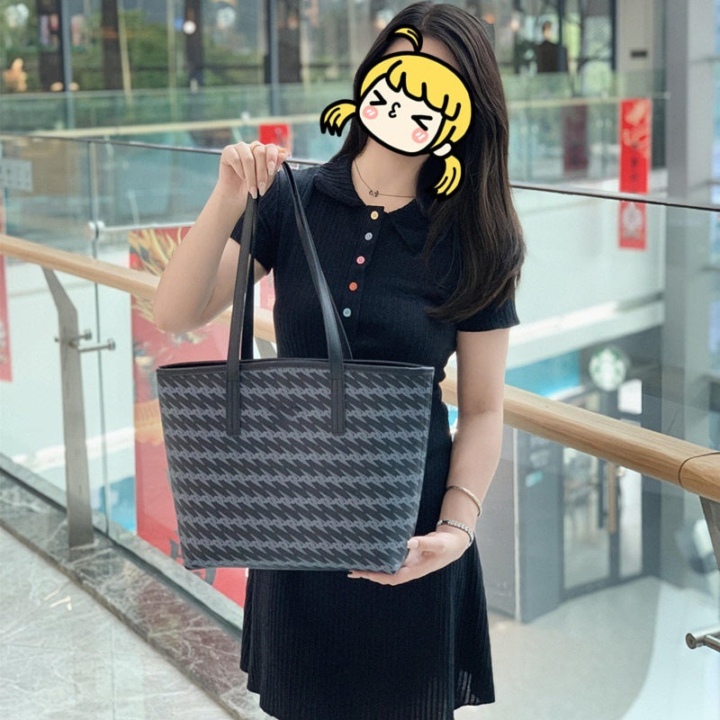 Graceful Large Capacity Portable Class Commuter Shoulder Bags