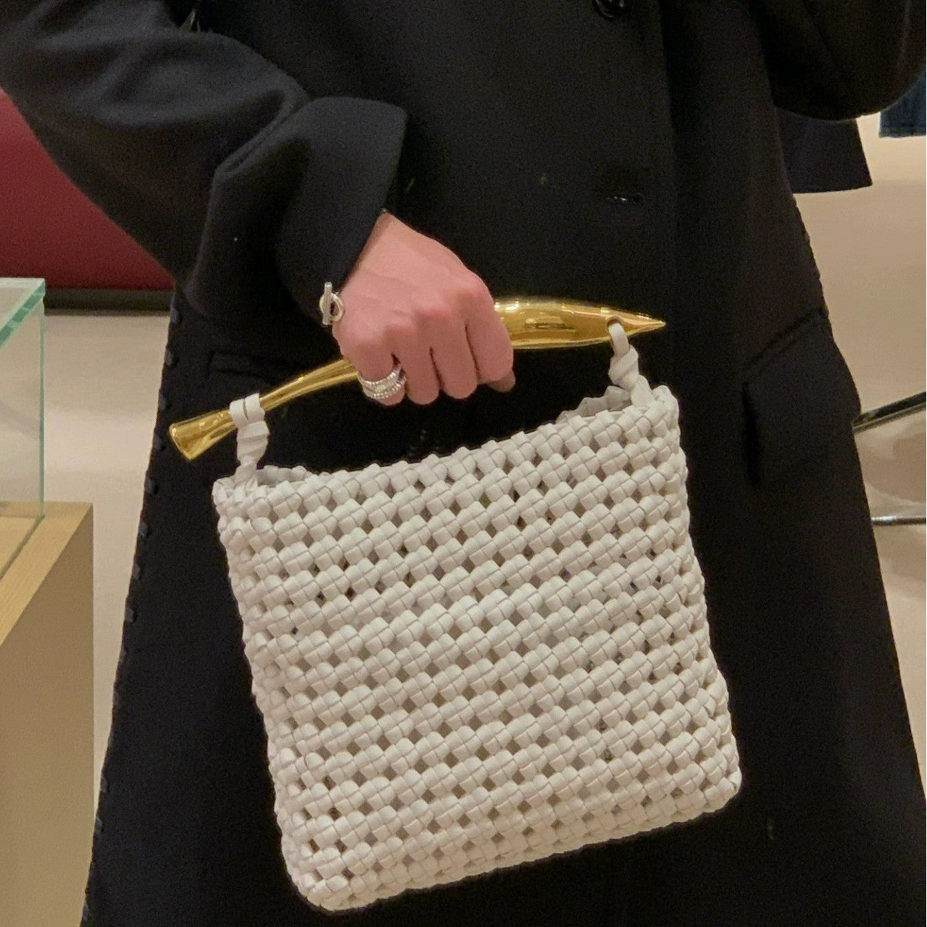 Fashionable Hand-woven Design Contrast Color Female Handbags
