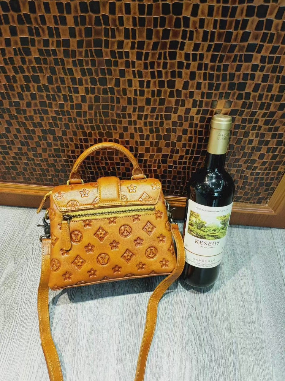 Women's Leather First Layer Soft Cowhide Simple Stylish Portable Handbags