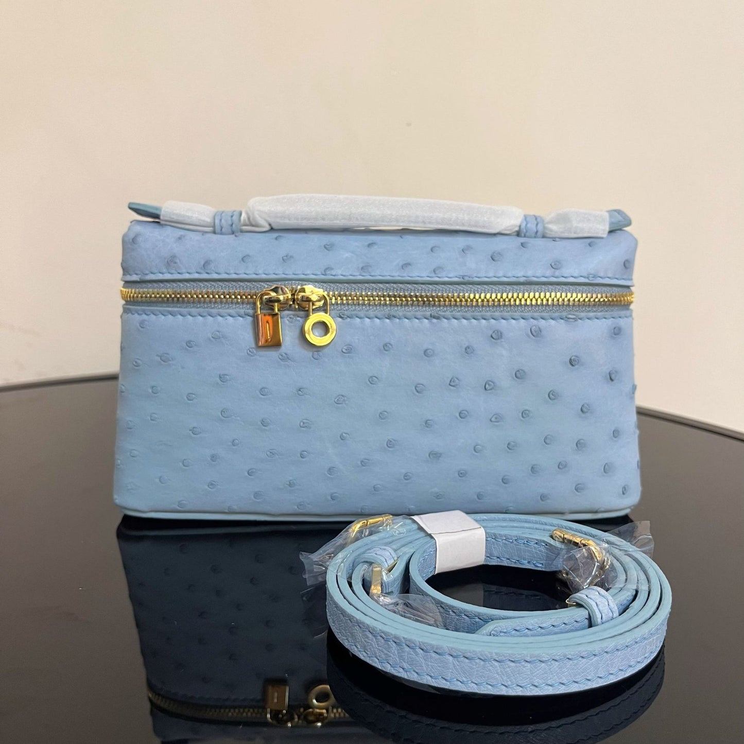 Outside Leather Ostrich Grain Cowhide Lunch Crossbody Bags