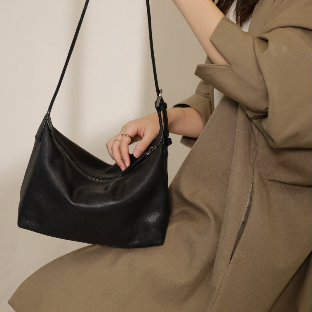 Cool Leather Retro Commuter Dumpling Large Crossbody Bags