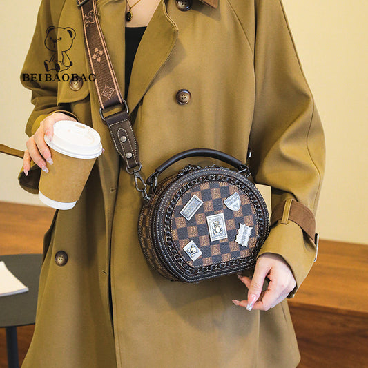 Women's Source Fashion Badge Wide Strap Round Crossbody Bags