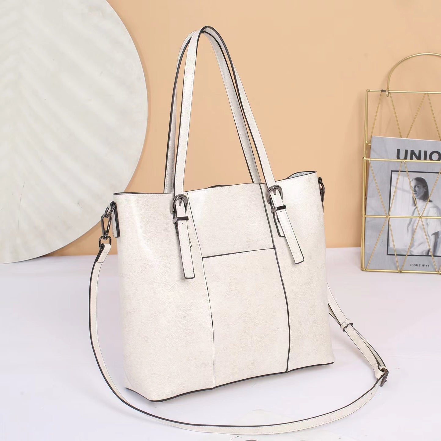 Women's First Layer Cowhide Large Capacity Commuter High Sense Class Handbags