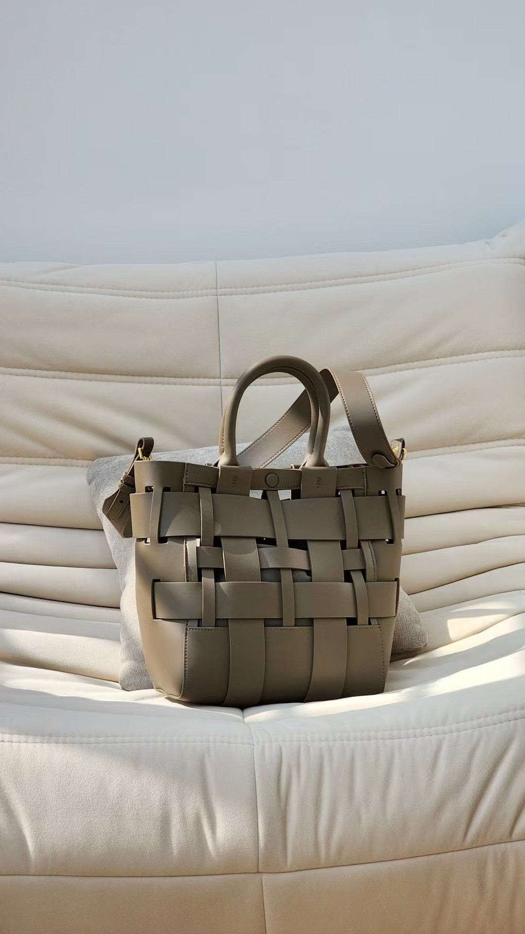 Niche Hollow Design Fashion Authentic Leather Weave Large Handbags