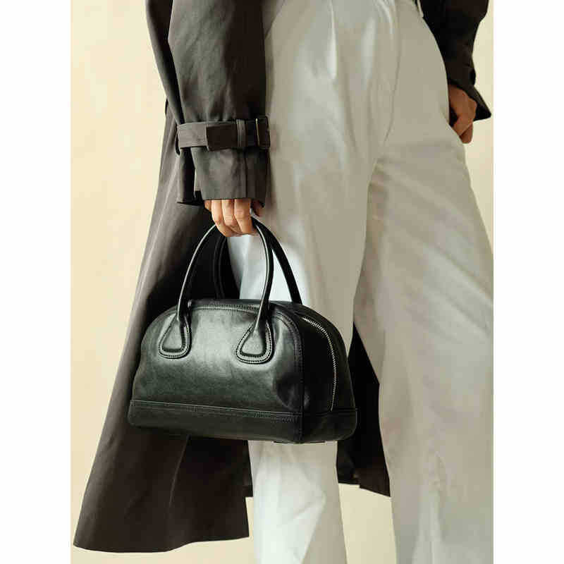 Niche Retro Portable Bowling Pillow High-grade Handbags