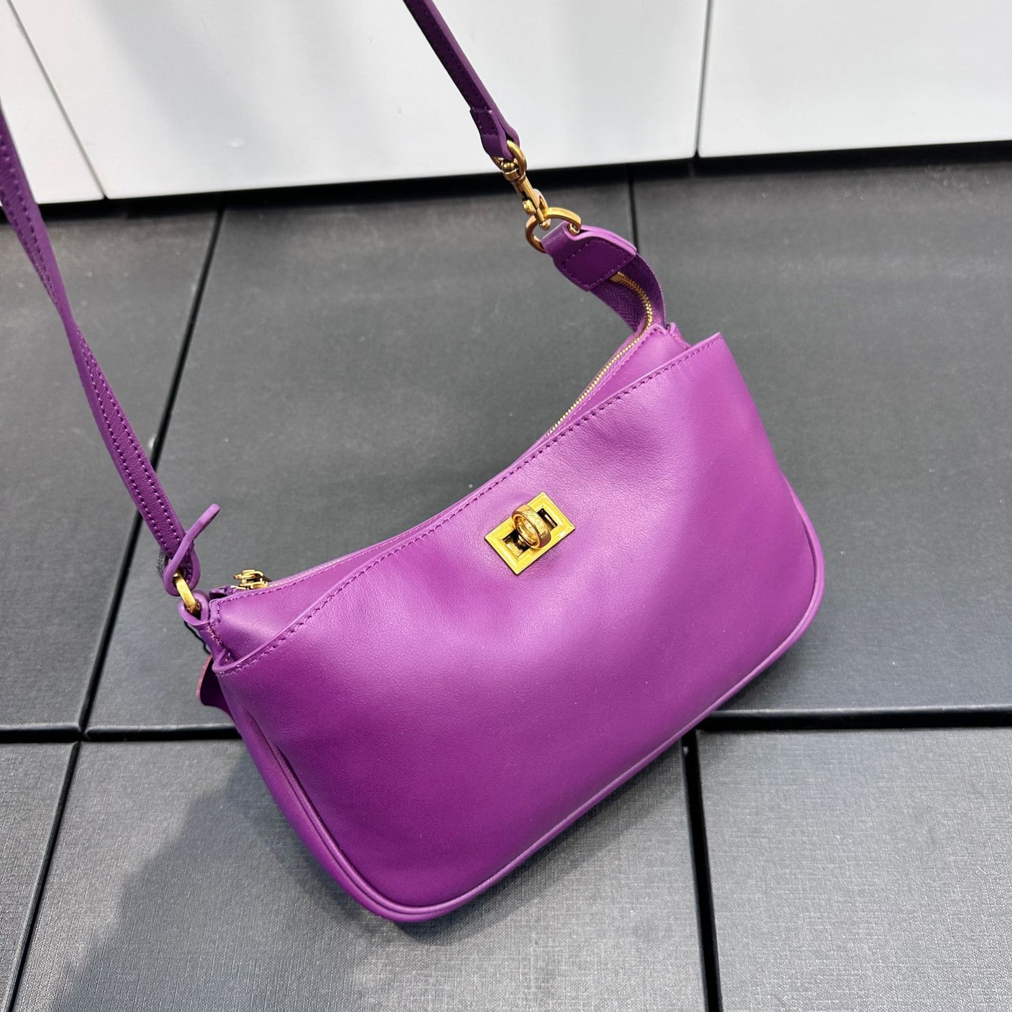 Cool Unique Genuine Leather Underarm Single Bags