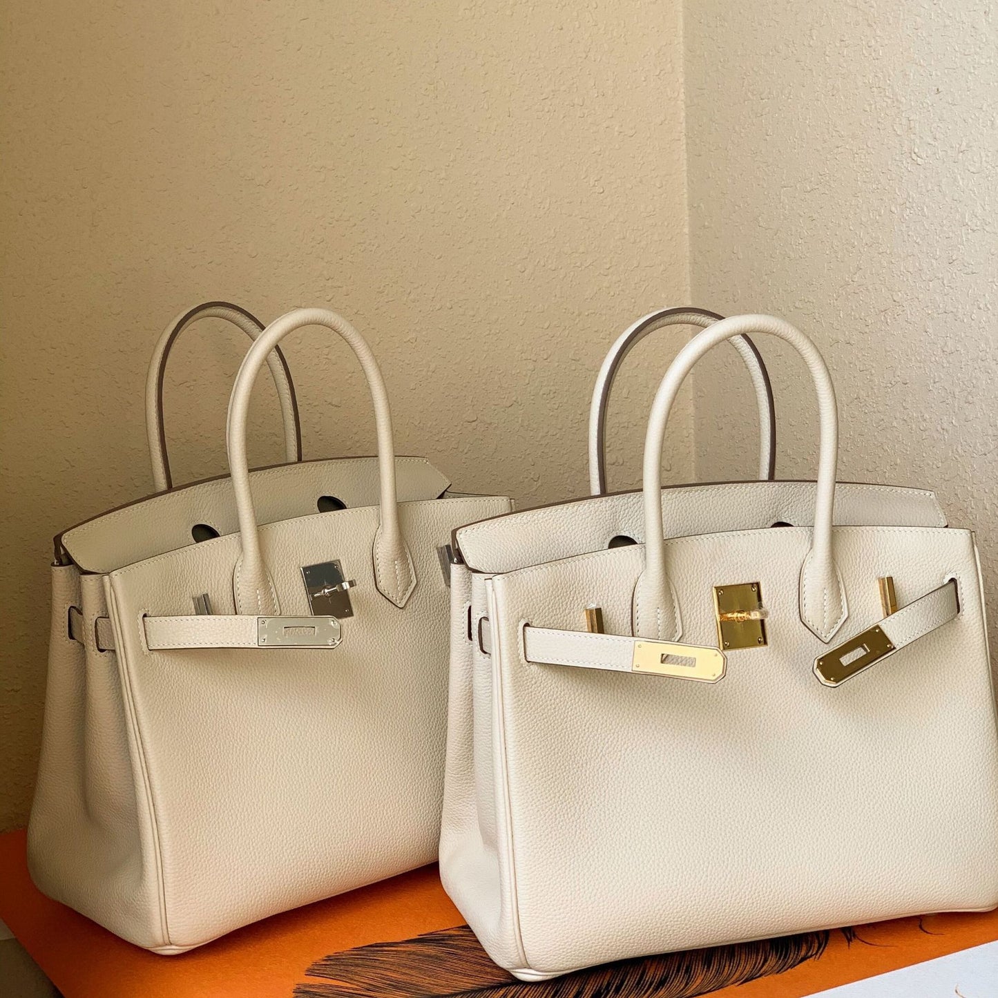 Women's First Layer Cowhide Lychee Pattern Leather Fashion Handbags