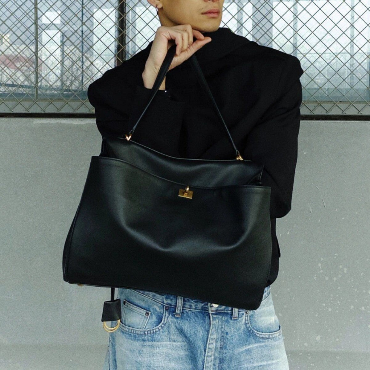 Women's High Version Smooth Cowhide Portable Underarm Lock