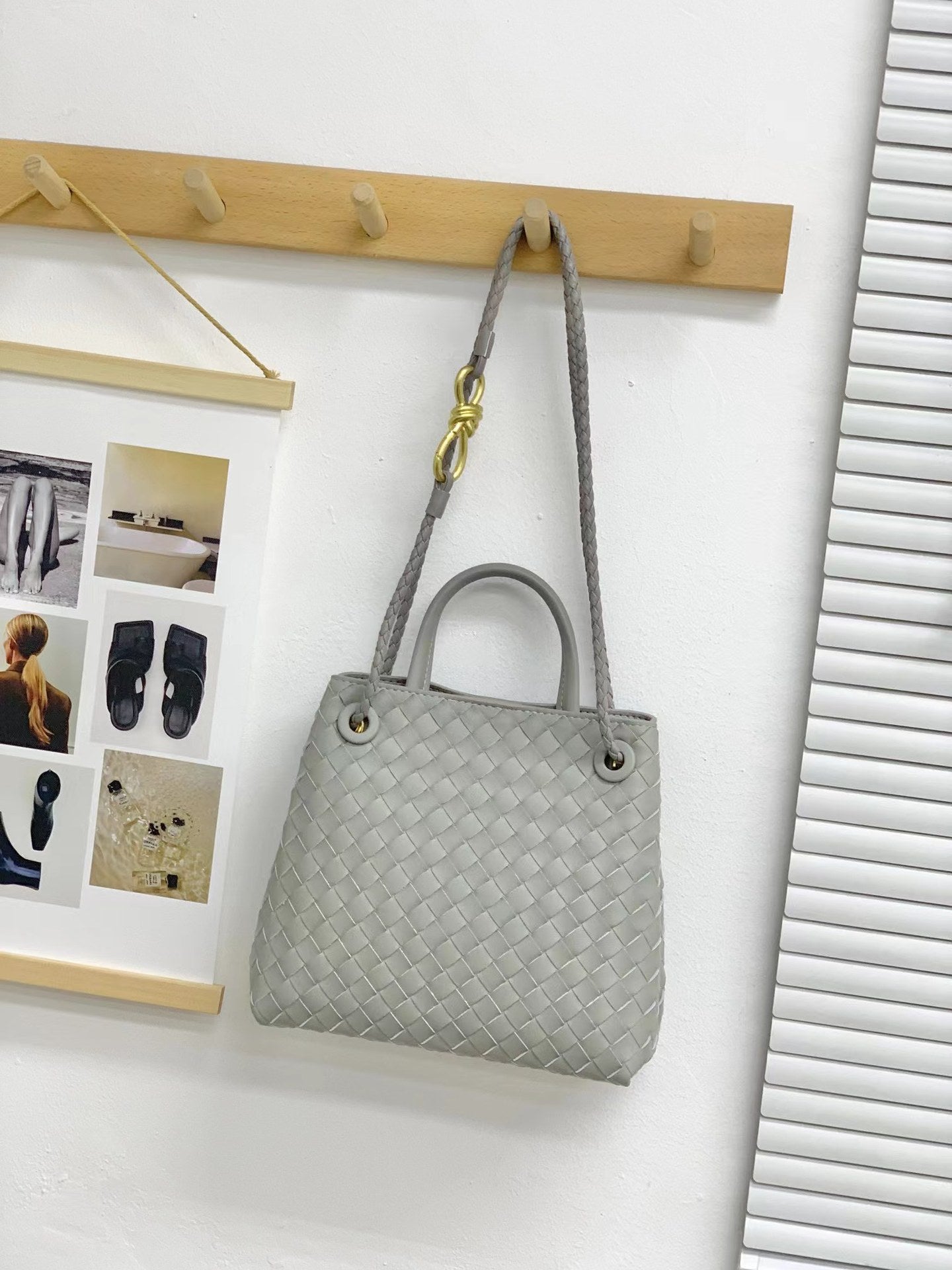 Women's Cowhide Metal Cord Fastener Woven Bags