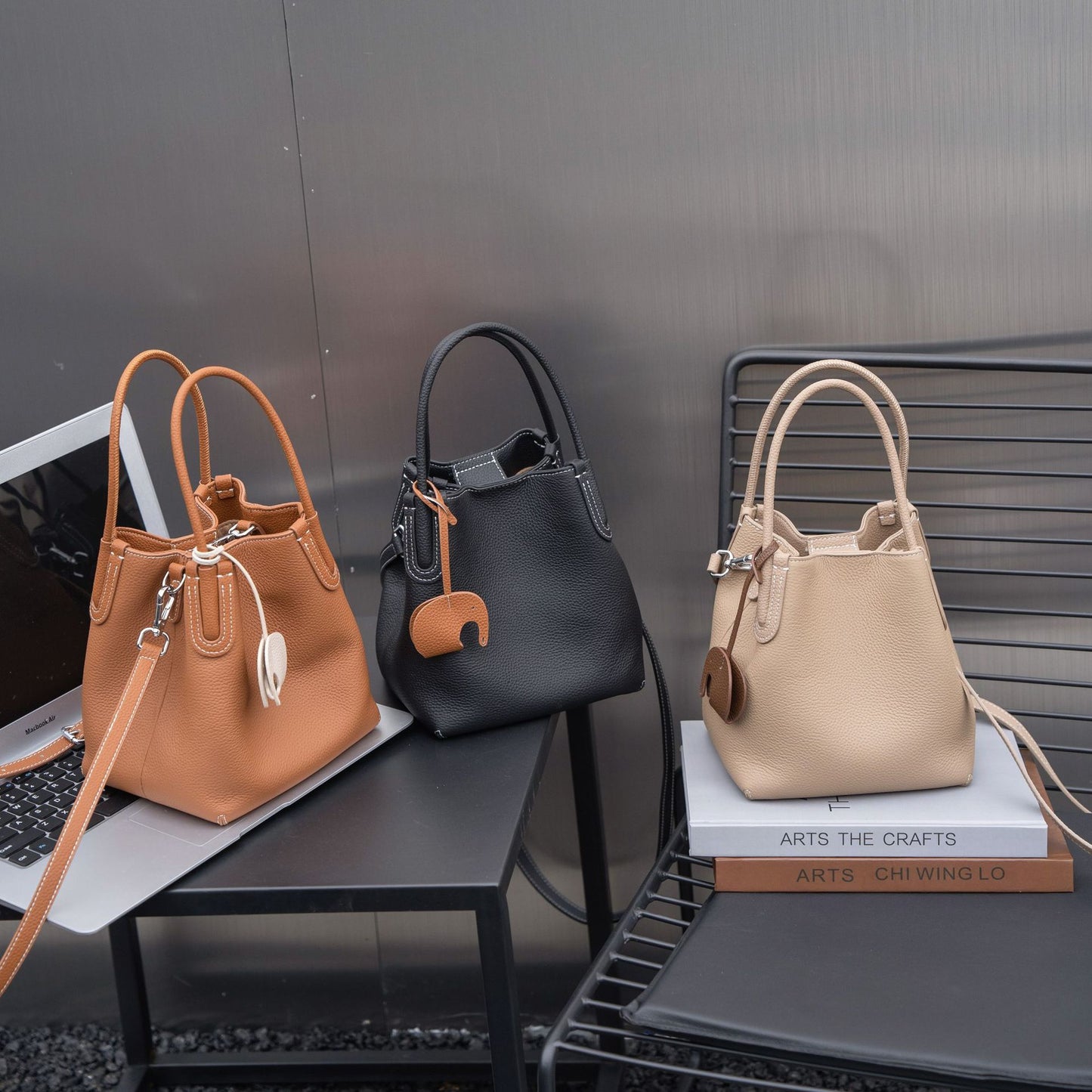 Women's Cowhide Simple Fashion Classic Vegetable Basket Shoulder Bags