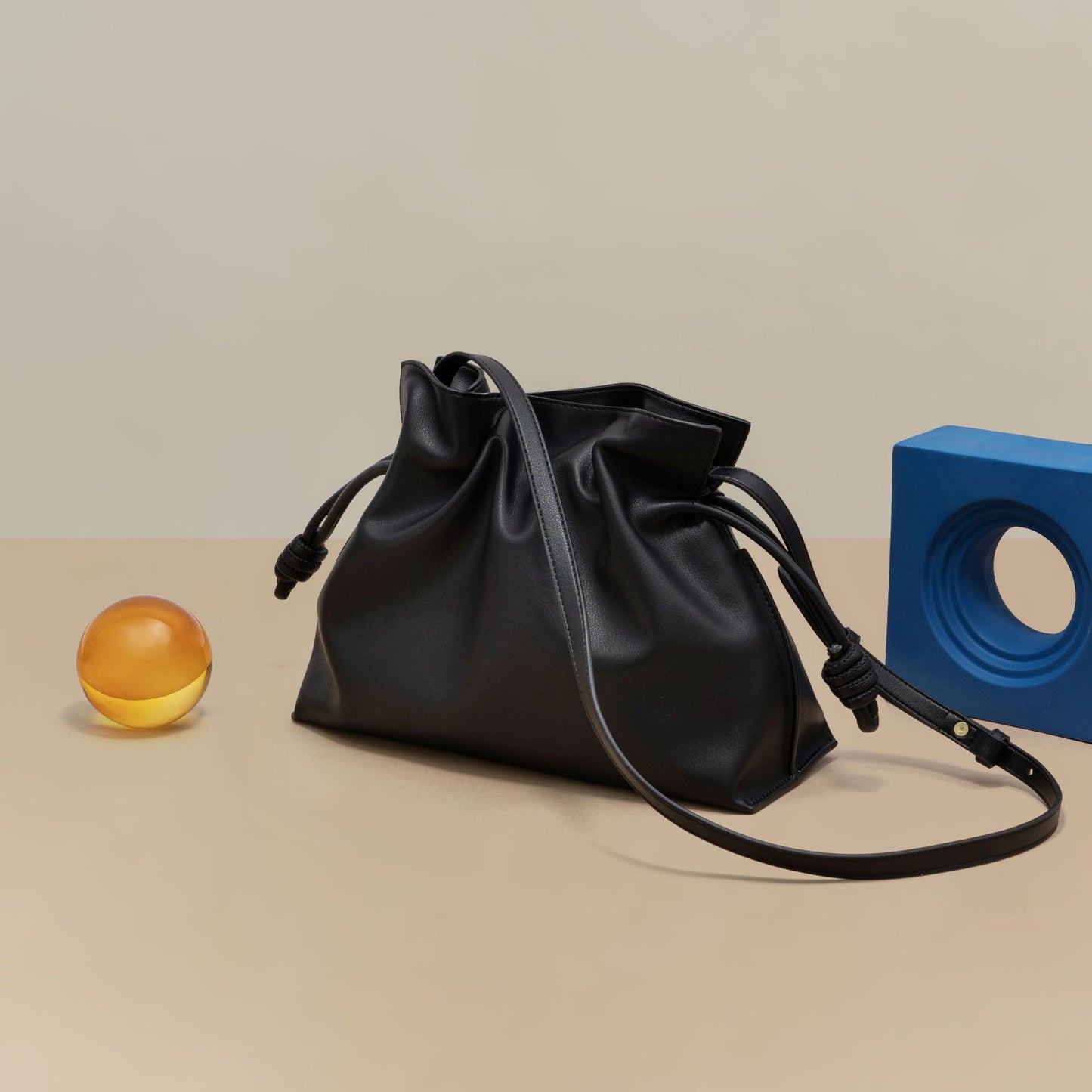 Women's Leather Drawstring Cloud Fashion Commuter Large Capacity Crossbody Bags