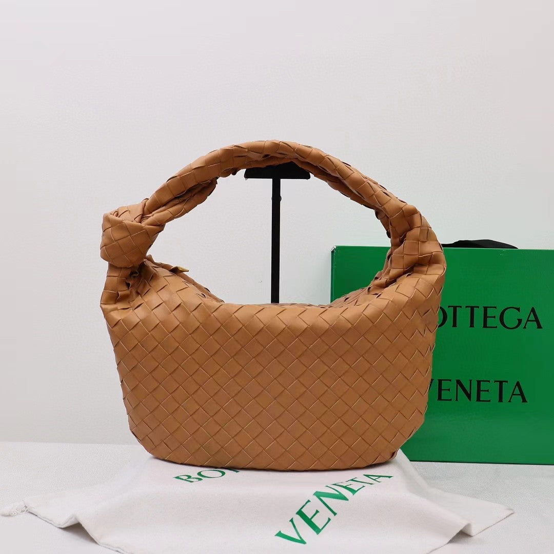 Croissant Knotted Clutch Light Use Large Handbags