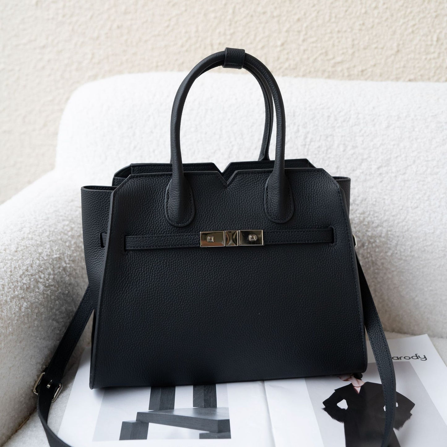 Women's Cowhide Light Luxury Simple Shell Big Platinum Bags