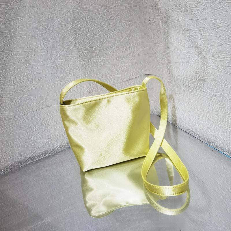 Women's Design Wu Satin Underarm Retro Crossbody Bags
