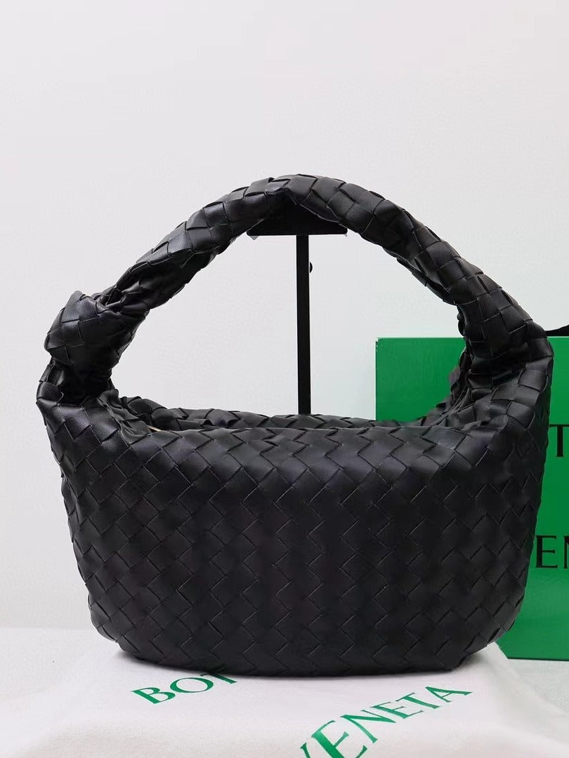 Croissant Knotted Clutch Light Use Large Handbags