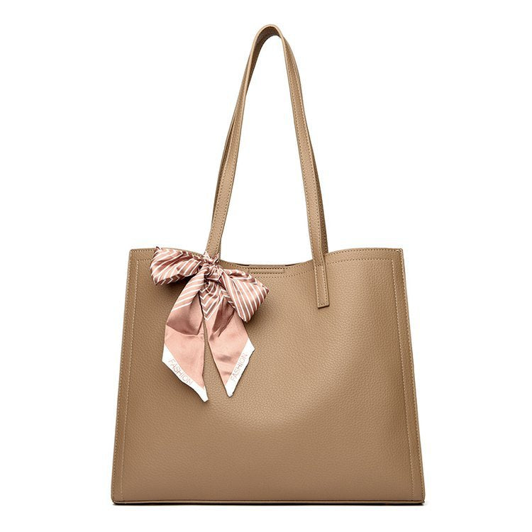 Wind Female Large Capacity Fashion Commute Handbags