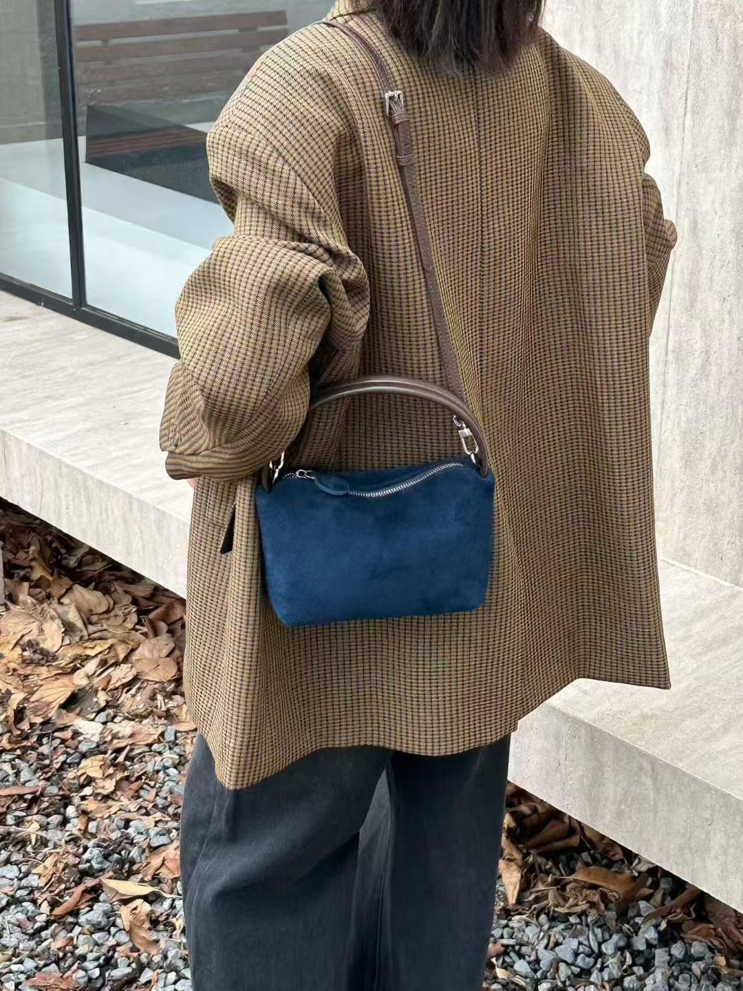 Women's Exquisite Suede Lunch Box Versatile Retro Handbags