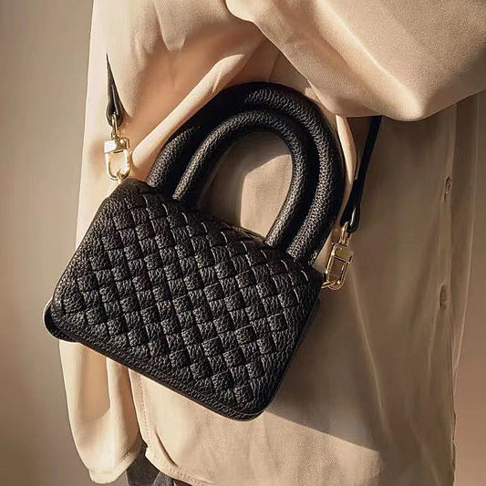 Twisted Rolls Design Hand-woven Pottery Simple Shoulder Bags