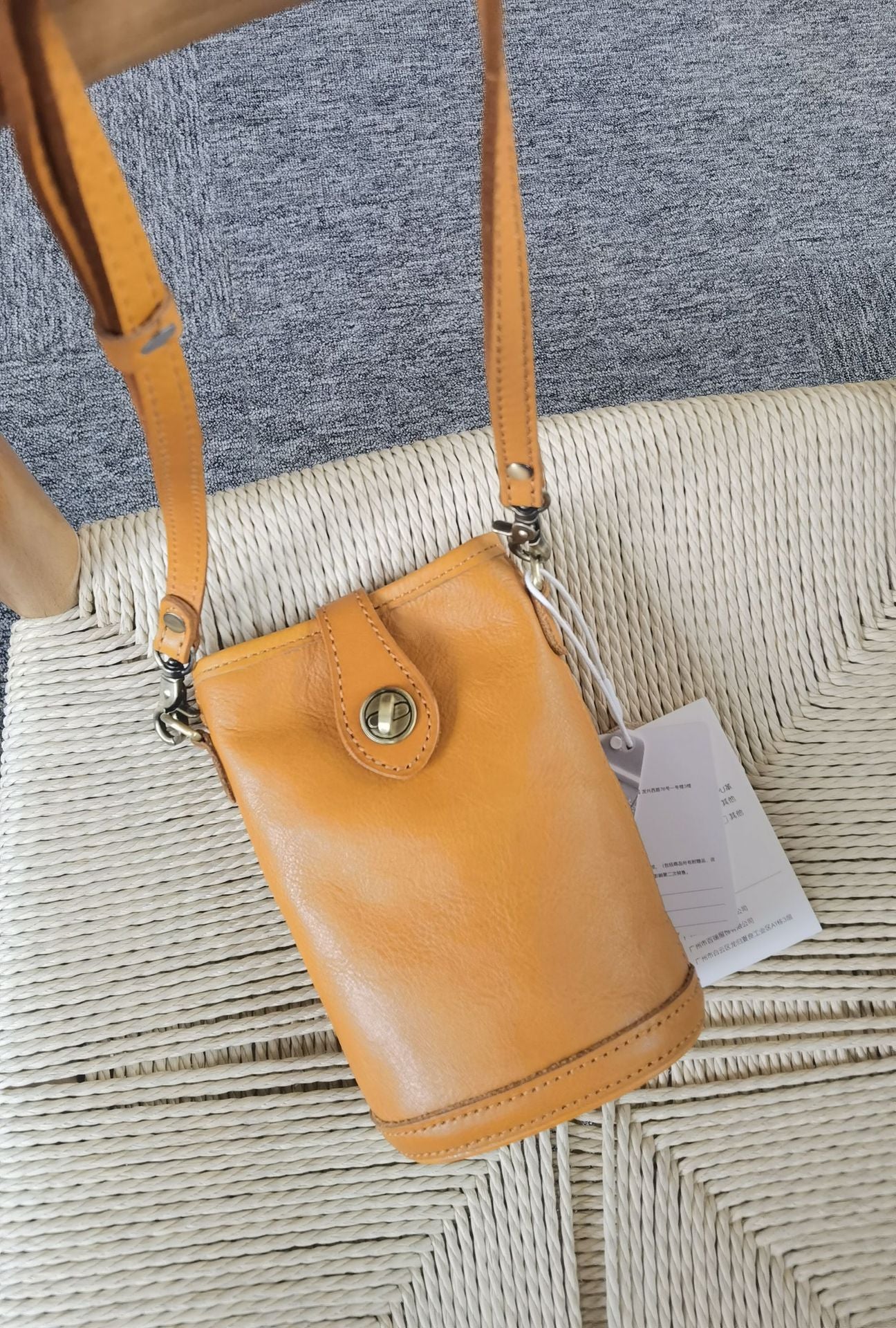 Women's Mobile Genuine Leather Artistic First Layer Crossbody Bags