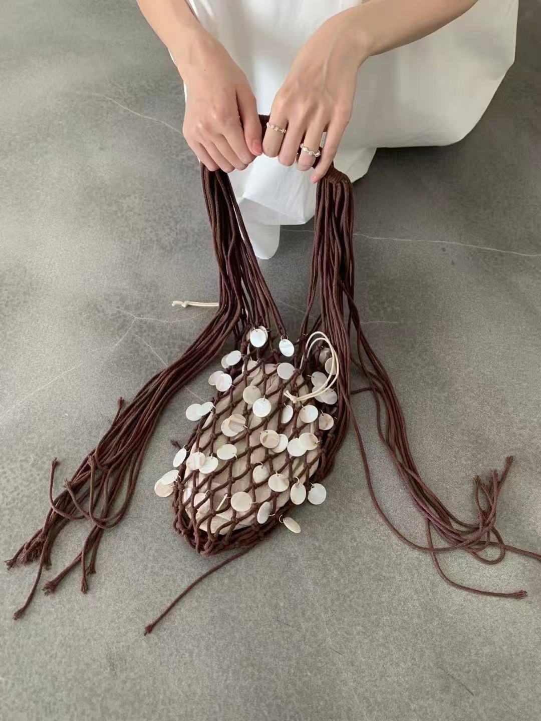 Women's Design Shell Decoration Hollow Out Tassel Vacation Style Bags