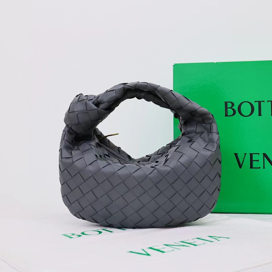 Croissant Knotted Clutch Light Use Large Handbags