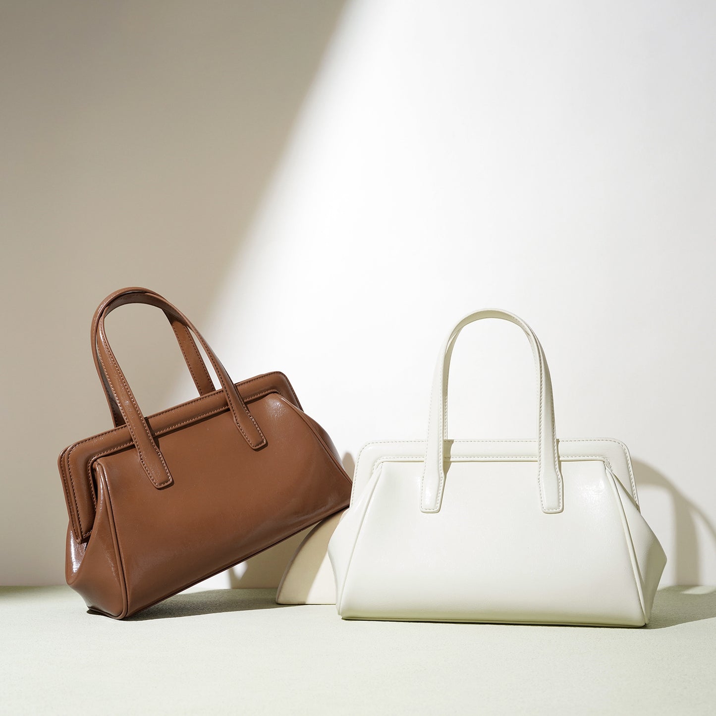 Elegant Women's Retro Oil Wax Skin Handbags