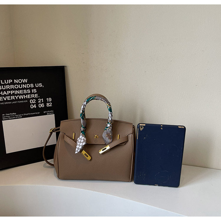 Comfortable Women's Large Capacity Fashionable High-grade Handbags