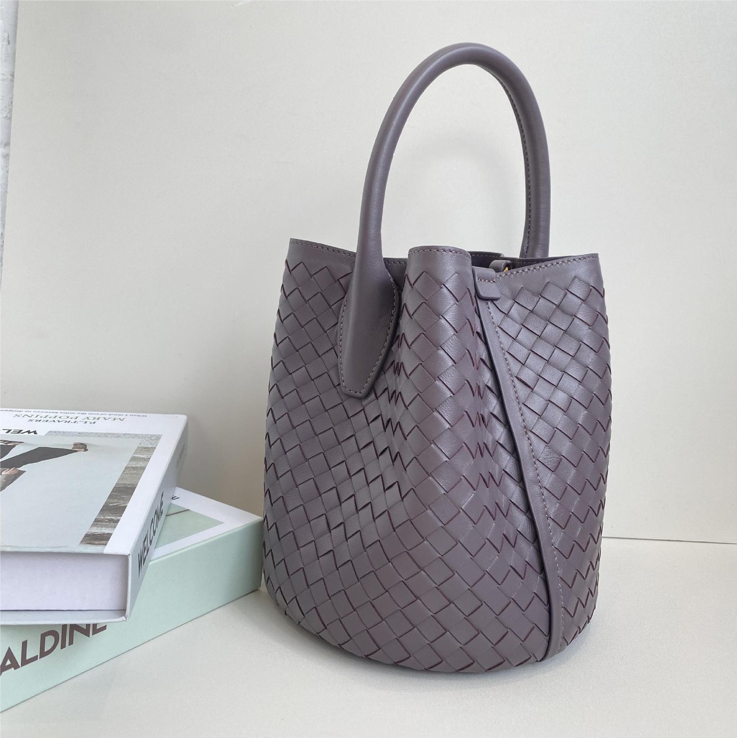 Women's Genuine Leather Niche Large Capacity Hand-woven Crossbody Bags