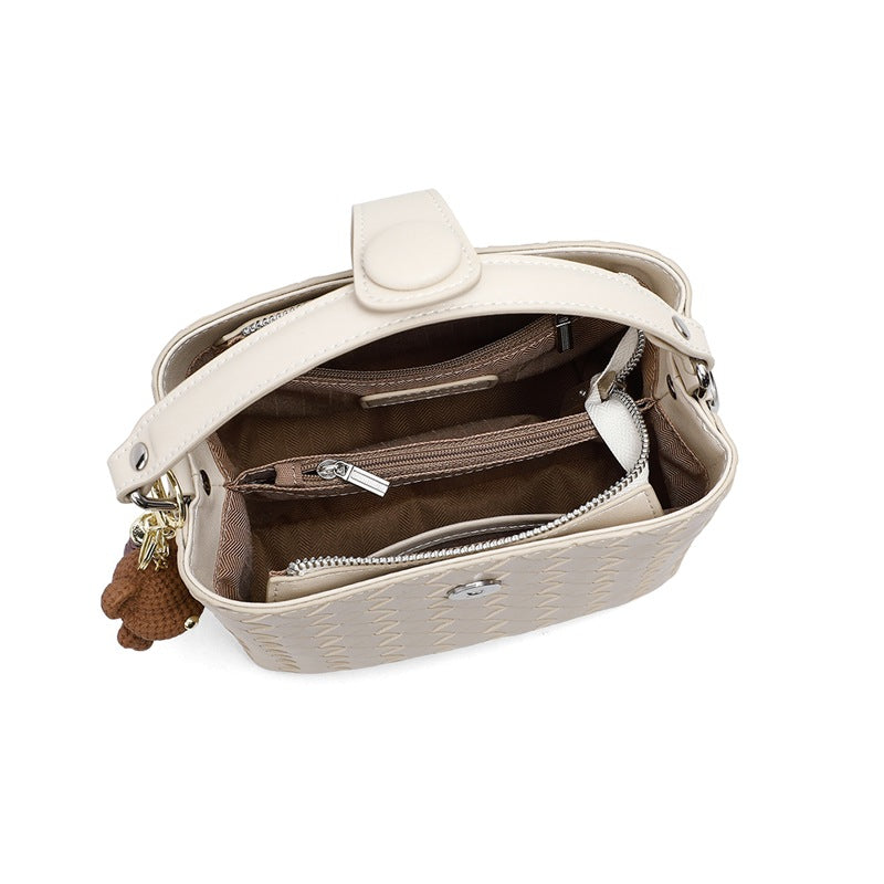 Comfortable Women's Fashionable Woven Large Capacity Handbags