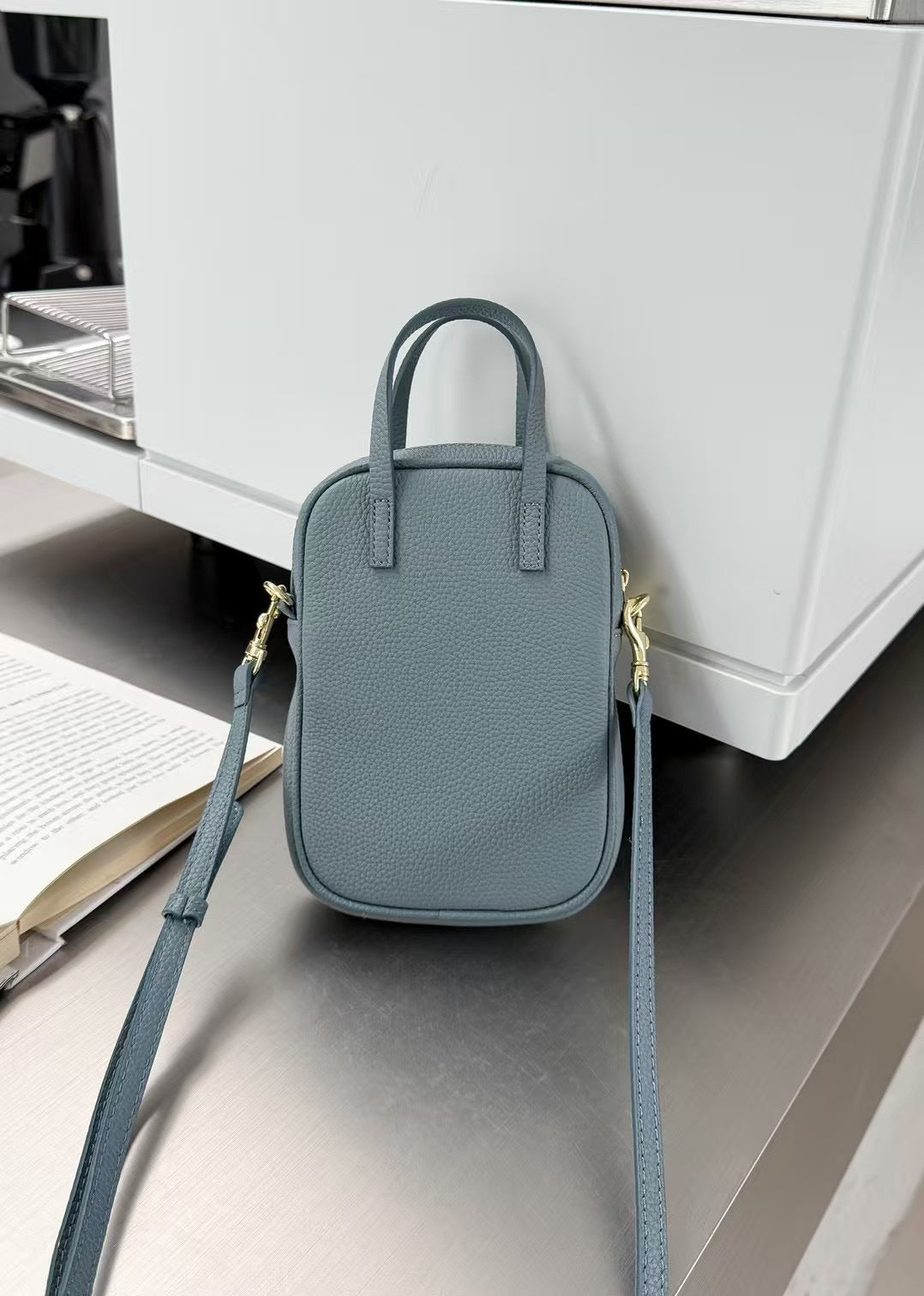 Stylish Glamorous Women's Nine Mobile Simple Crossbody Bags